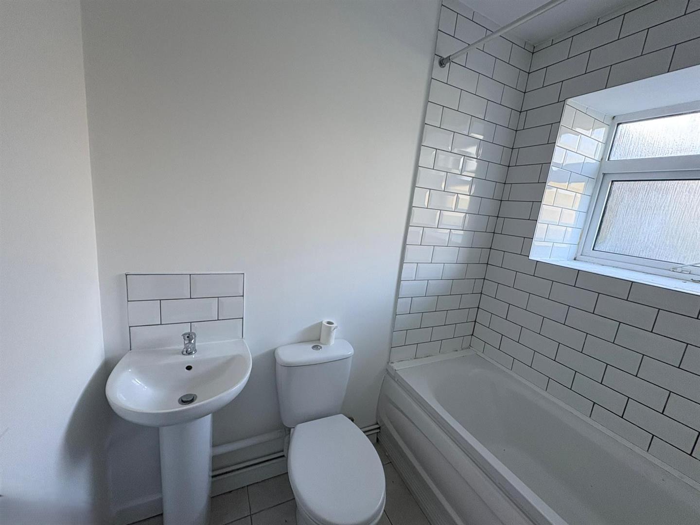 Vicarage Road, Morriston, Swansea, SA6 6DU